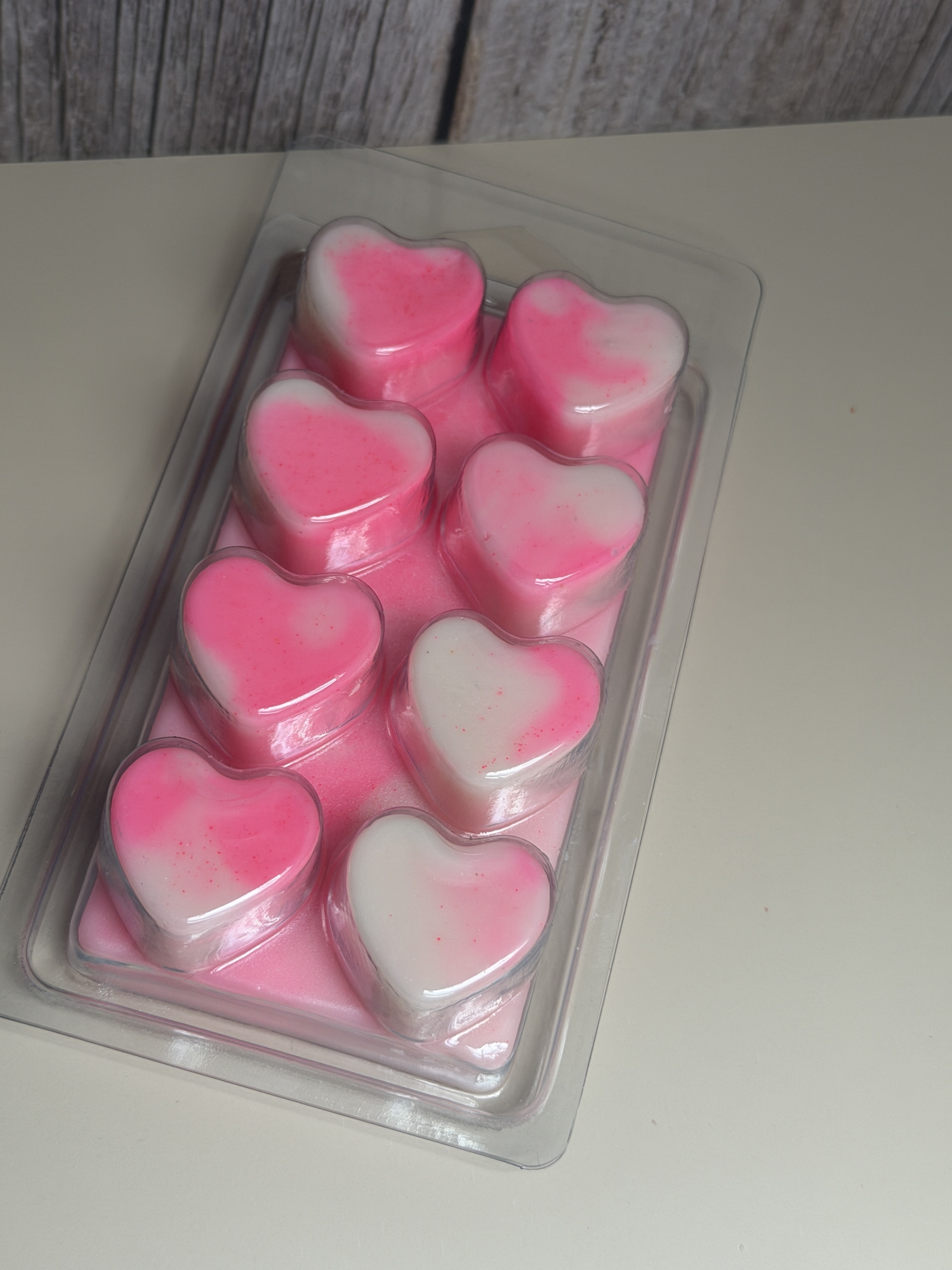 8 Count Heart Wax Melts Container Clamshell - Image 2